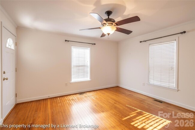 Building Photo - 2205 Ln St