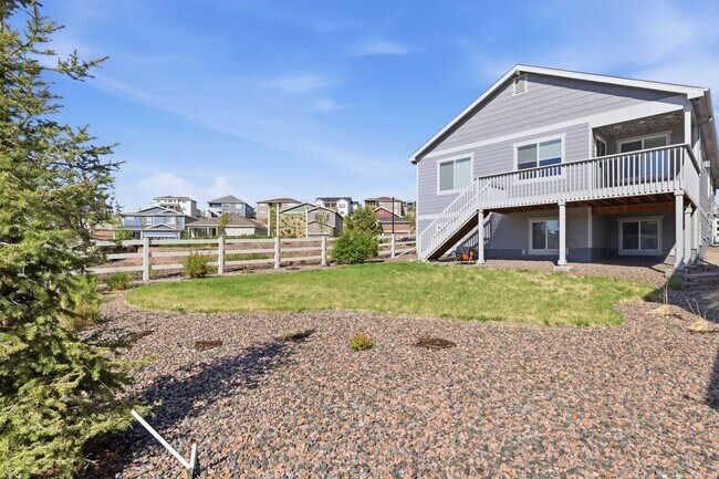Building Photo - Castle Rock - Rancher 4 bed 3 bath in Crystal Valley!