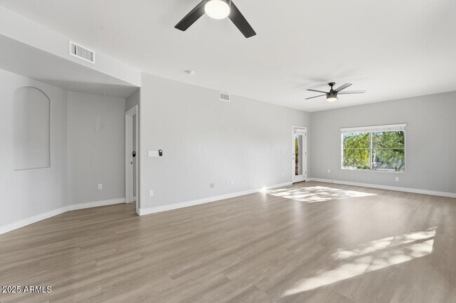 Building Photo - 5350 E Deer Valley Dr