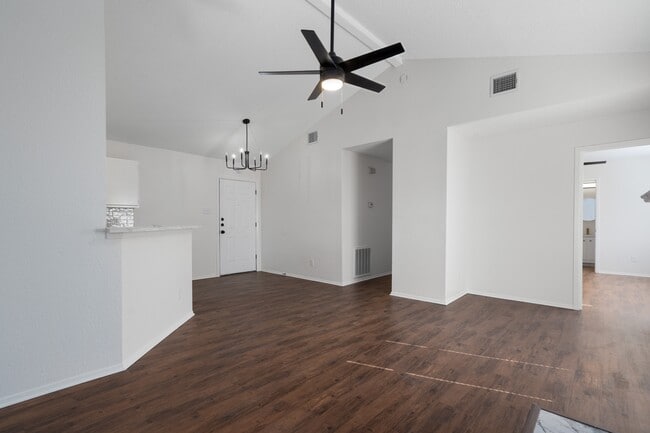 Building Photo - 2909 W Slaughter Ln