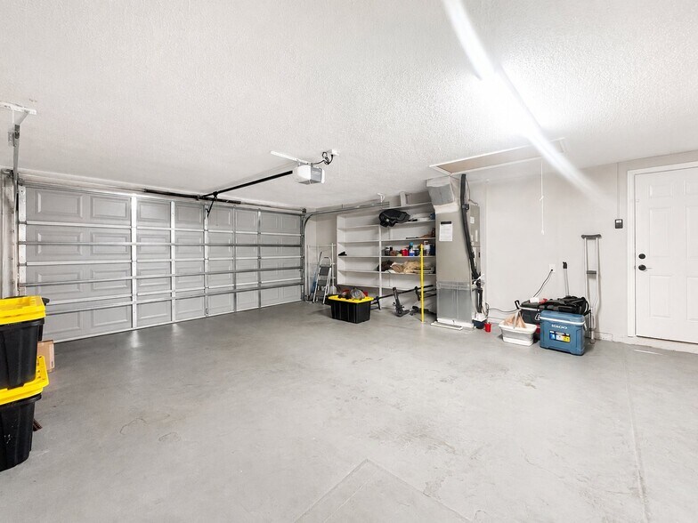 Building Photo - 7924 Halsey Dr