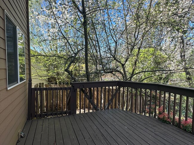 Building Photo - Beautiful 3 Bed + Bonus Room, 2.5 Bath Home!