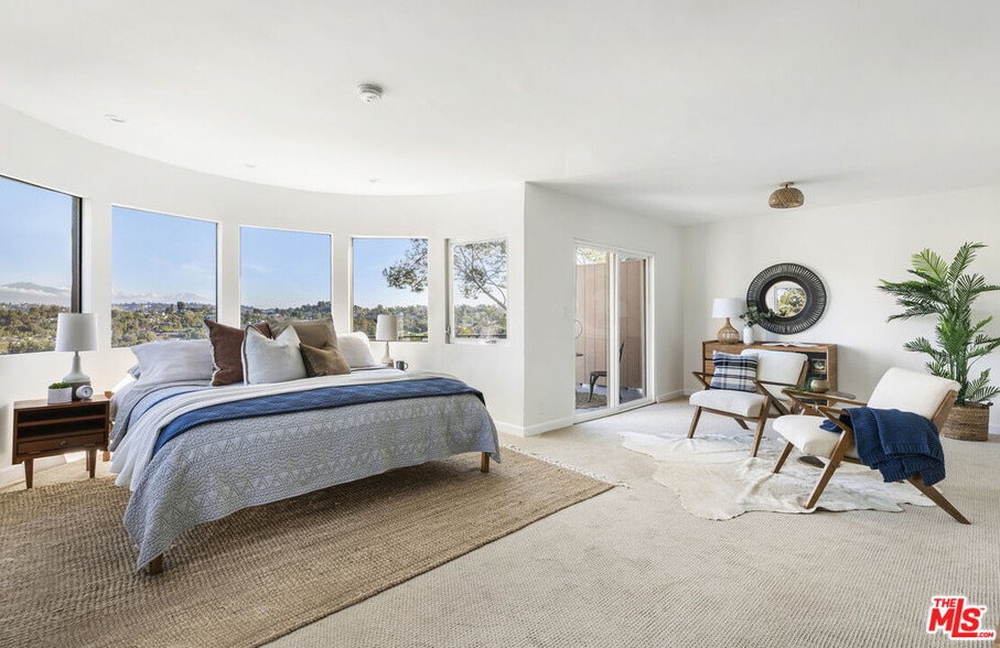 Building Photo - 1850 San Jacinto St