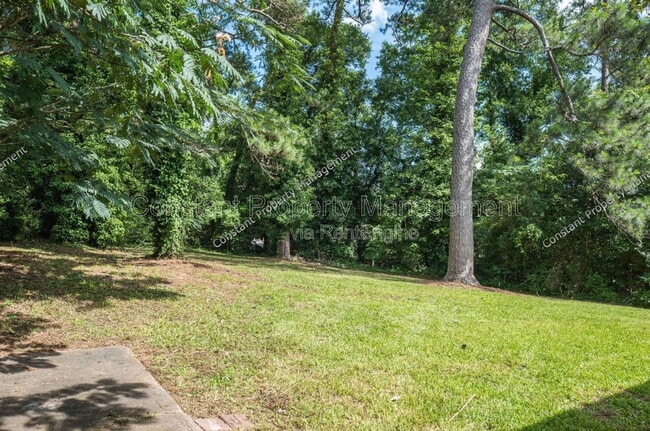 Building Photo - 489 Forest Ave