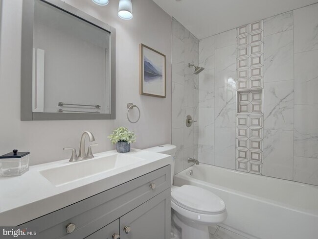 Building Photo - 20465 Waters Point Ln
