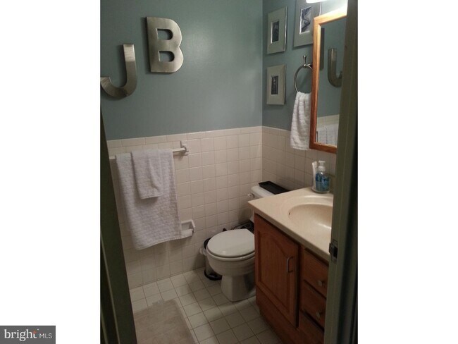 Building Photo - 201 Village Walk