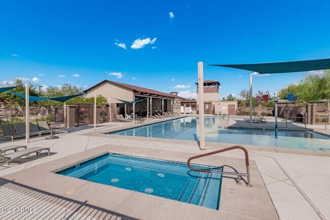 Building Photo - Charming 4 bedroom, 3 bath home in North P...