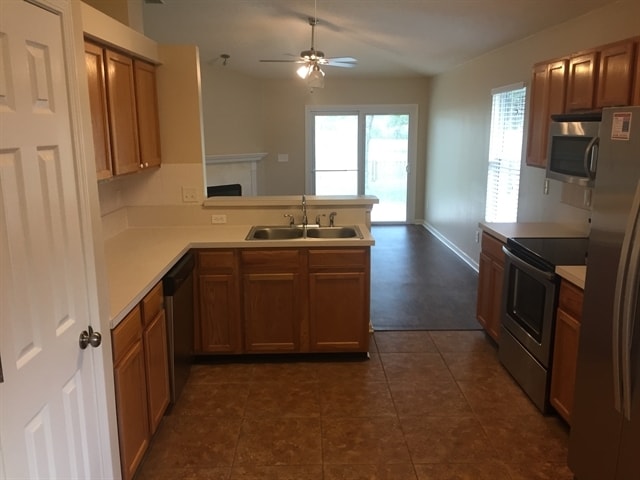 Building Photo - 840 Mackenzie Cir