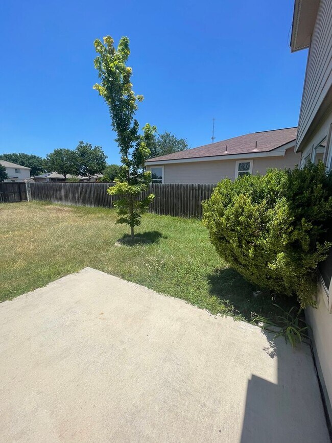 Building Photo - 1403 Diamond Bluff