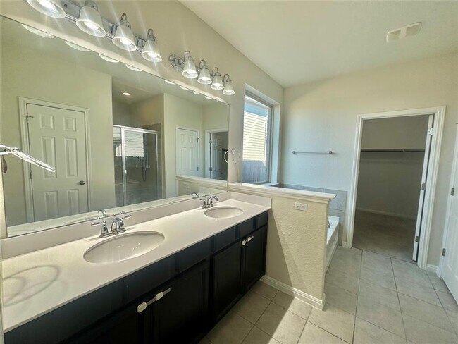 Building Photo - 7211 Loggia Pl