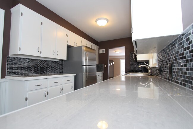 Building Photo - 1206 Veto St NW