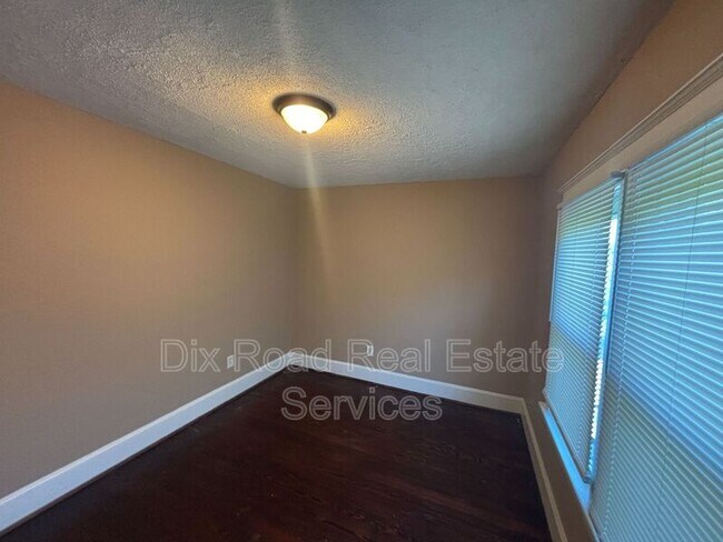 Building Photo - 424 Shafor St
