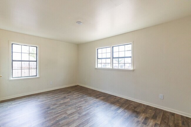 Building Photo - 2233 Fannin St