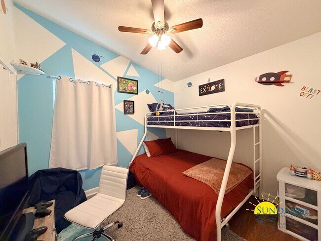 Building Photo - Charming 3BR Home in Mary Esther Near Hurlburt Field!