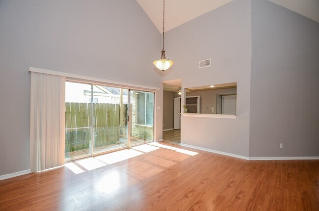 Building Photo - 12722 Ashford Brook Dr