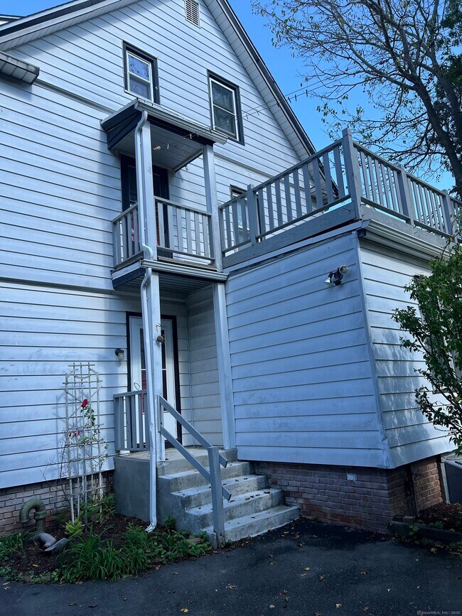 Building Photo - 32 Westwood Rd