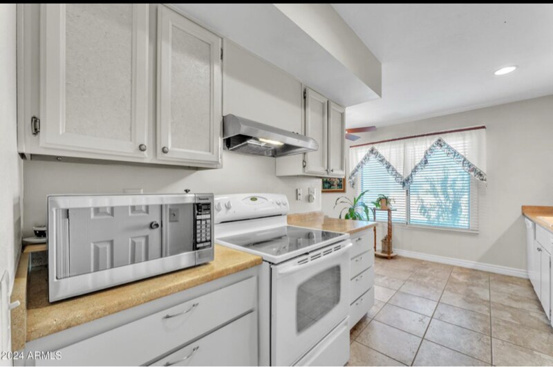 Building Photo - 13018 W Limewood Dr