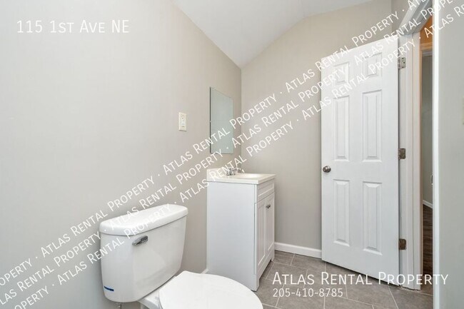 Building Photo - 115 1st Ave NE