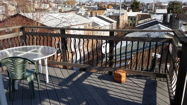Building Photo - Exceptional Upper Fells 2bd/2ba End Rowhome w/ CAC & Rooftop Deck!--Available 7/15