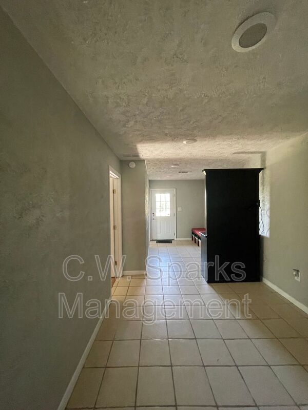 Building Photo - 3494 N Stodghill Rd