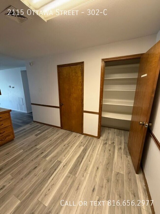 Building Photo - 2115 Ottawa St