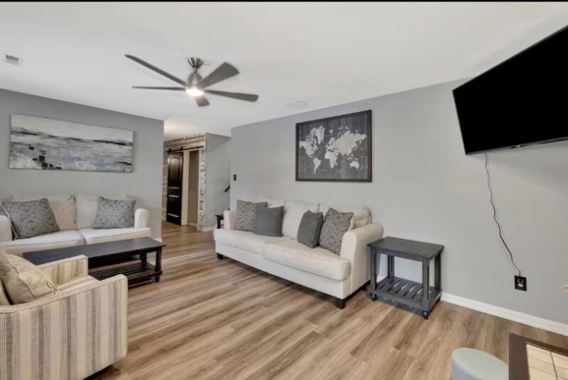 Building Photo - 10106 W Jamesburg St