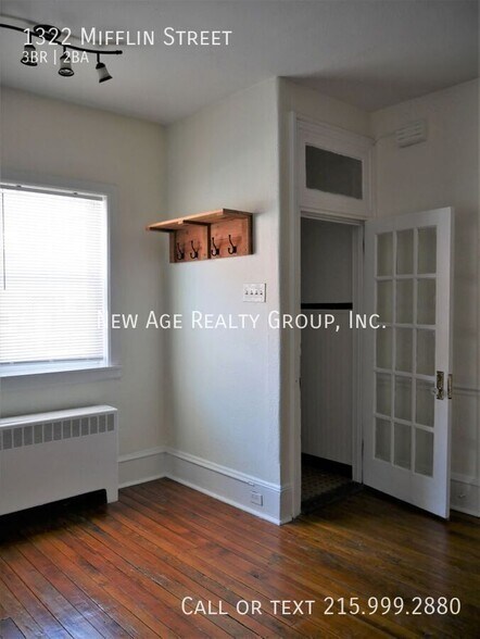 Building Photo - 1322 Mifflin St