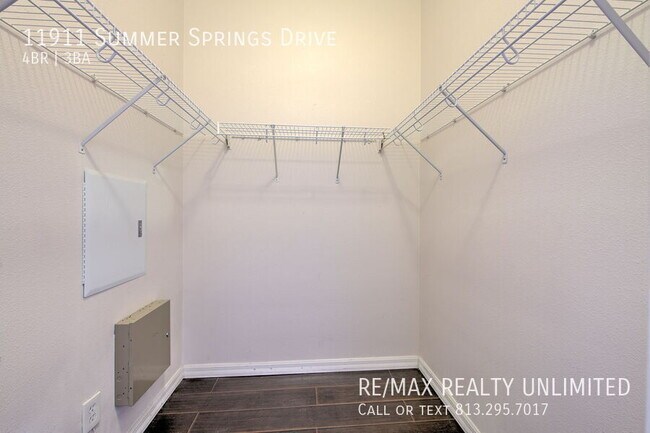 Building Photo - 11911 Summer Springs Dr