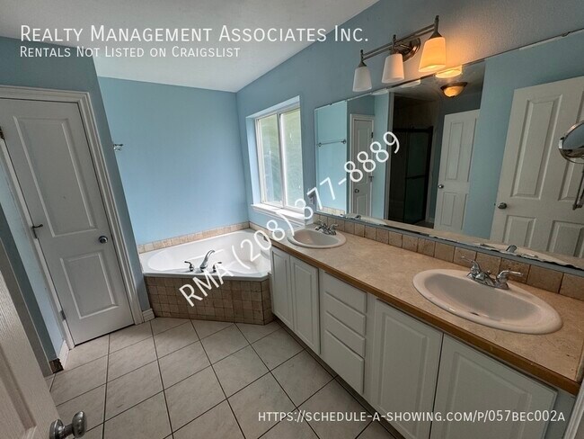 Building Photo - 17614 Silk Ave