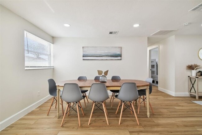 Building Photo - 1411 Coppertree Dr