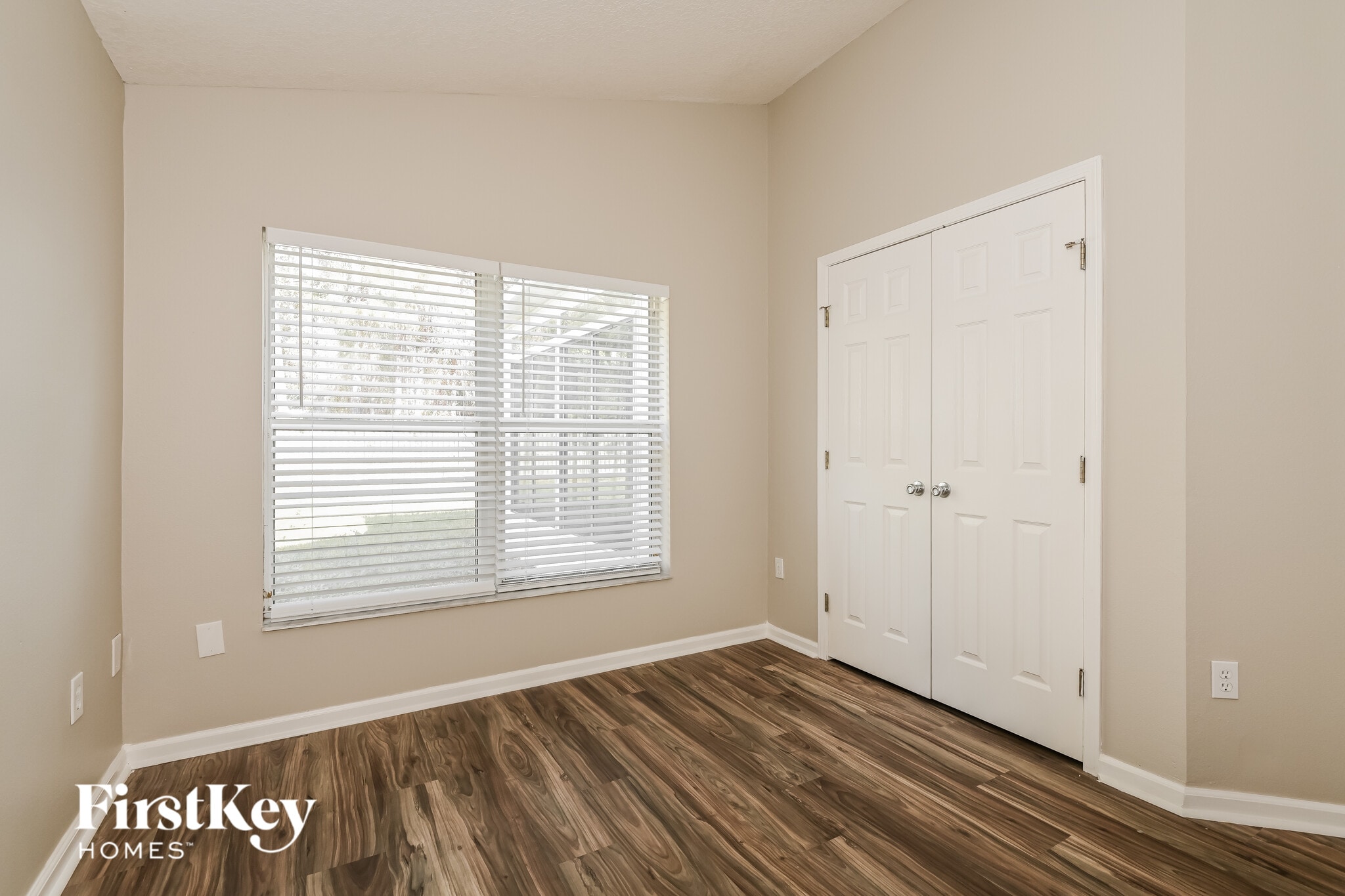 Building Photo - 13071 Chets Creek Dr N