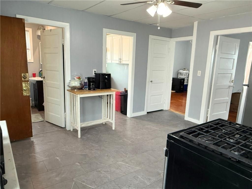 Building Photo - 53 Hadwin St