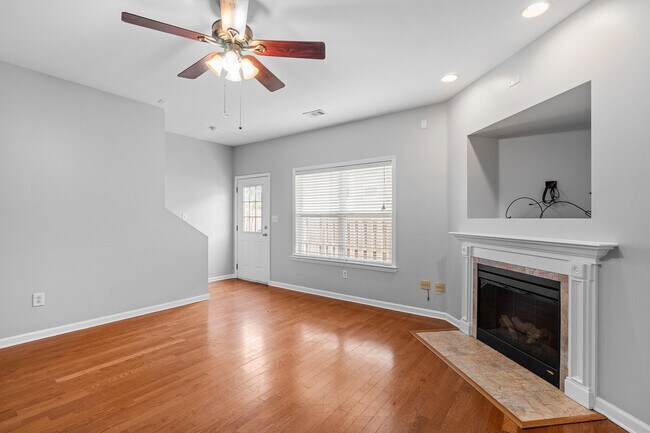 Building Photo - 2207 River Park Ct