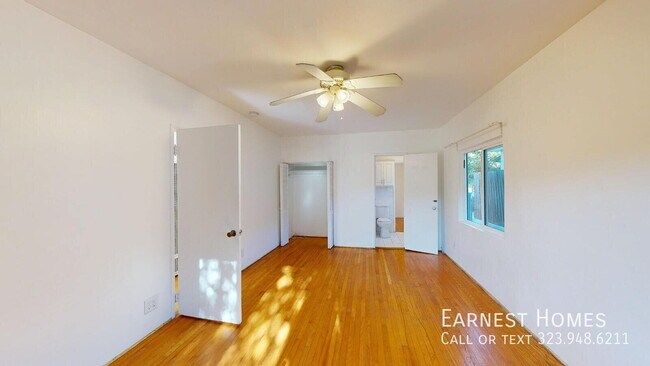Building Photo - 2107 Vine St