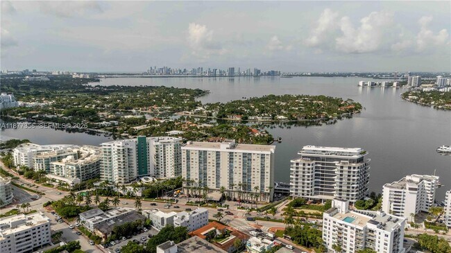 Building Photo - 6770 Indian Creek Dr