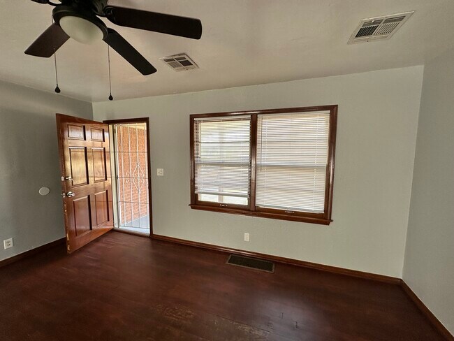 Building Photo - 2638 SW 60th St