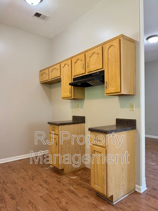 Building Photo - 4369 Pecan Creek Cir S