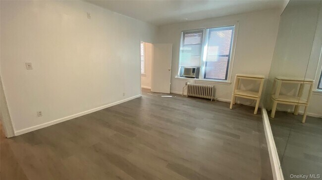 Building Photo - 42-33 Kissena Blvd