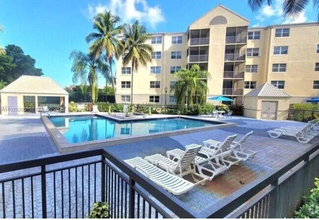 Building Photo - 8160 Geneva Ct