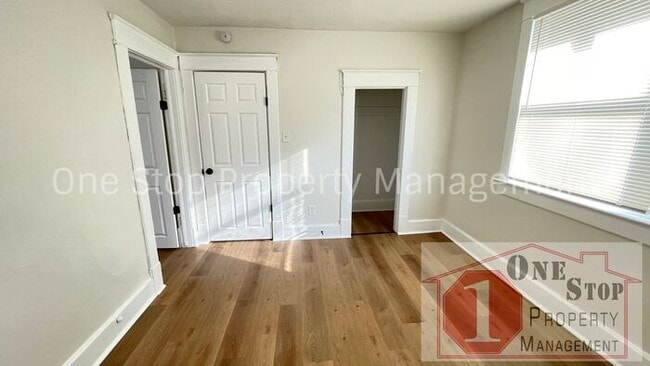 Building Photo - Beautiful 4 Bedroom 2 Bathroom Home in Kansas City!