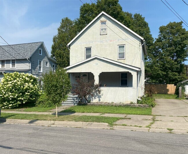 Primary Photo - 33 Hayes St