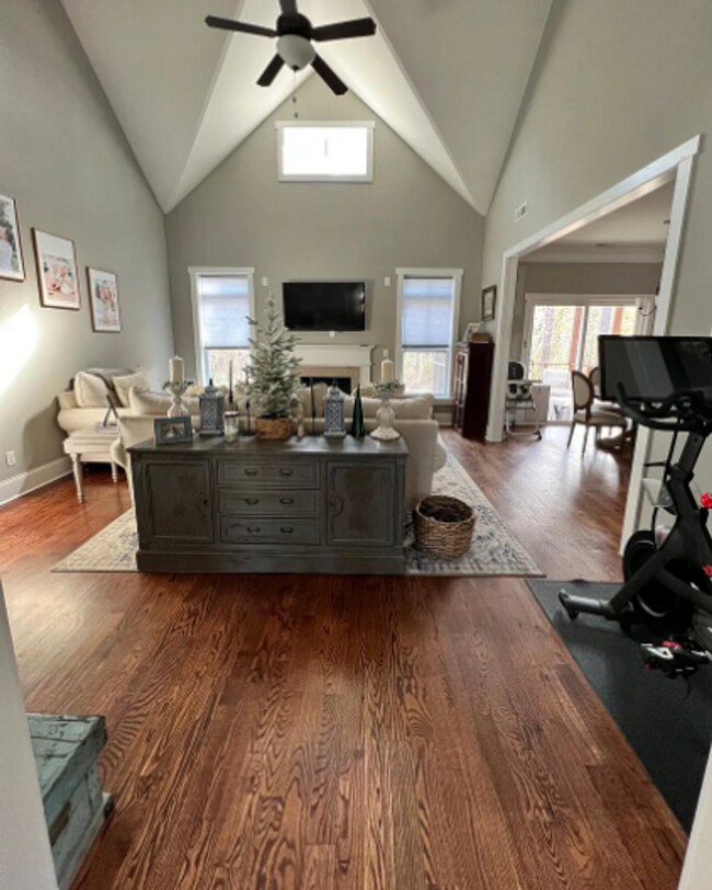 Building Photo - Beautiful Harbour Club home in Hampstead!