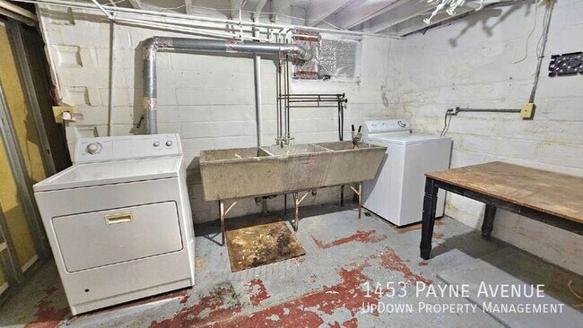 Building Photo - 1453 Payne Ave