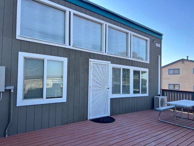 Building Photo - Delta Living