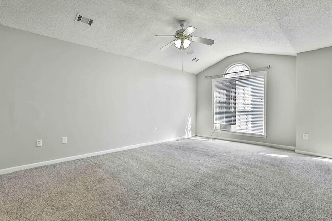 Building Photo - 3BR Home in Jonesboro. Spacious Primary Suite & Convenient Location