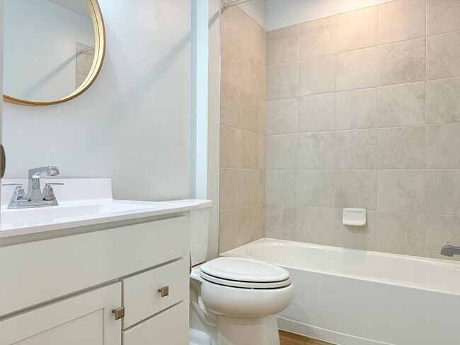 Building Photo - Coastal Luxury Living in River Run – Minut...