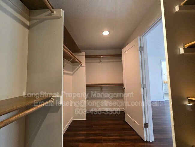 Building Photo - 2018 Nut Tree Dr NW