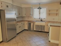 Building Photo - Single Family Home On 6 Acres Of Land