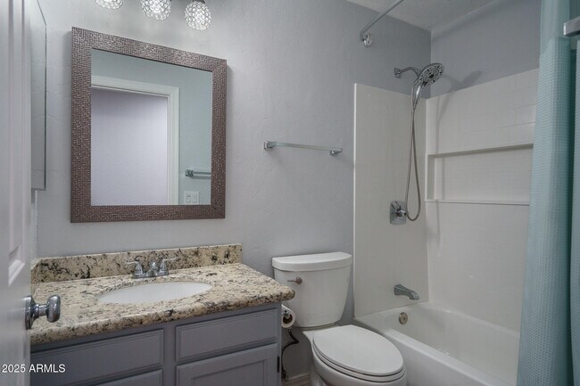 Building Photo - 6820 S Roosevelt St