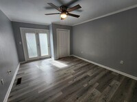 Building Photo - 2949 N Shamrock St